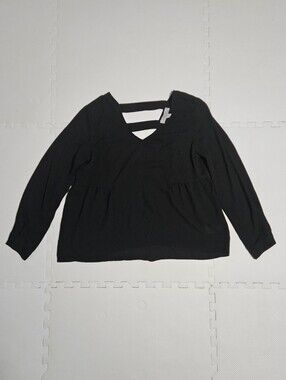 Olive & Oak Black V-Neck Long Sleeve Top with Back Strap Detail